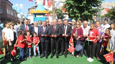 Akdeniz Belediyesi, Camişerif Mahallesi’ne Yeni Bir Park Kazandırdı