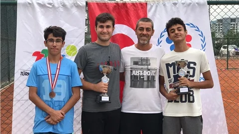 Akdenizli Tenisçilerden Büyük Başarı