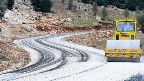 Mersin'de 7 İlçede 26 Bin 900 Metre Asfalt Çalışması Yapıldı