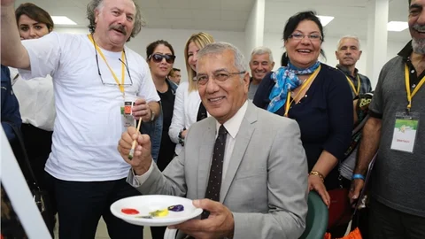 Başkan Tarhan Aktivist Sanatçılarla Birlikte Resim Yaptı