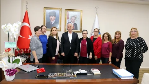 Mersin’in Kadın Muhtarları, Başkan Gültak’ı Ziyaret Etti