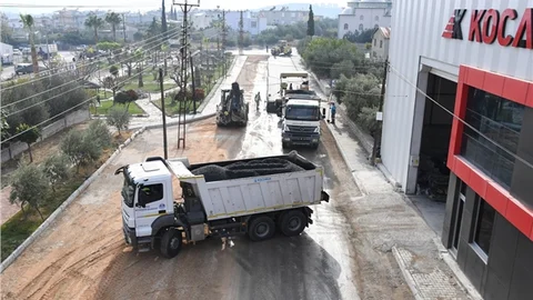 1 Yılda Dökülen Asfalt, 1 Ayda Döküldü