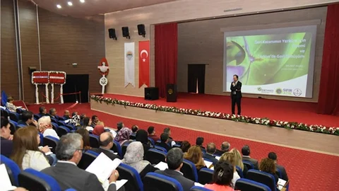 Toroslar’da Eğitimcilere Geri Dönüşüm Semineri