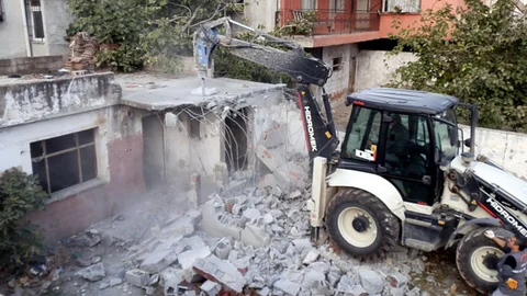 Metruk Binalar Yıkılıyor