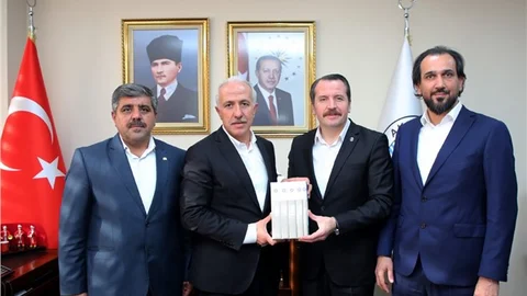 Akdeniz Belediye Başkanı Gültak, Memur-sen Genel Başkanı Ali Yalçın’ı Ağırladı