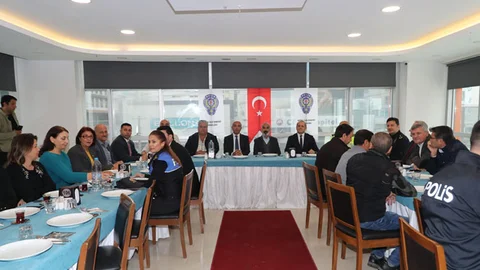 Şahne, Mezitli'de Vatandaşla Bir Araya Geldi