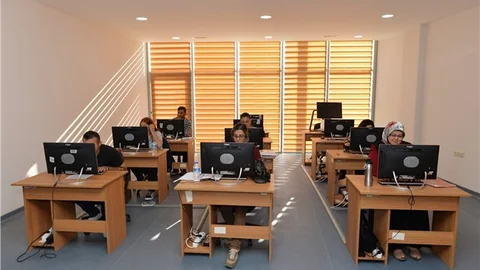 İşitme Engelliler, İşaret Dili İle Bilgisayar Öğreniyor