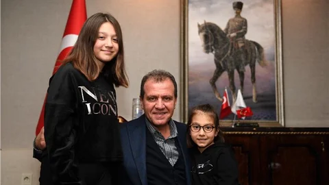 Küçük Nehir, Başkan Seçer’e Teşekkür Ziyaretinde Bulundu