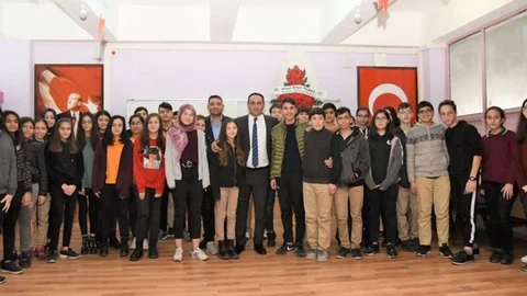 Toroslar Belediye Başkanı Yılmaz, Kariyer Günlerinde Öğrencilerle Buluştu