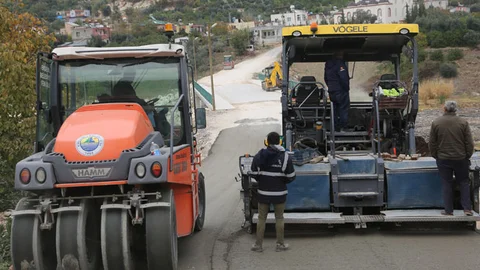 Erdemli’de Beton Yola Devam