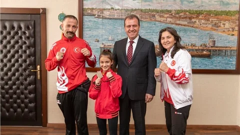 Muaythai Avrupa Kupası 2’ncisi Sezgi Uçar Başkan Seçer’i Ziyaret Etti