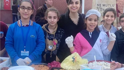 Tarsus'ta Okul Yararına Kermes