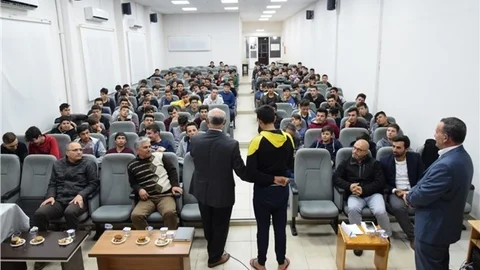 Gençler,''Dinimi Öğreniyorum, Değerlerimle Hayat Buluyorum'' Dedi