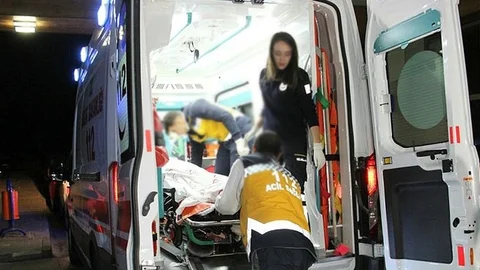 Silahla Kız Kardeşini Korkutmak İsteyen Bir Kişi Kendini Vurdu