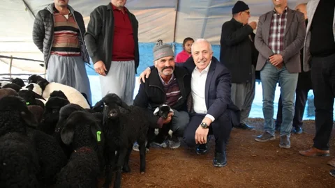 Akdeniz Belediye Başkanı Gültak, Yörük Vatandaşları Ziyaret Etti