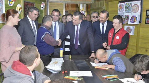 Mersin'de Hem Eğleniyor Hem De Eğitim Alıyorlar