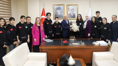 R3D3 Robot Takımından Gültak’a Ziyaret