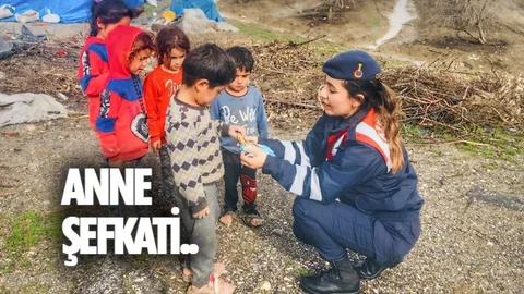 Kadın Komutandan Minik Çocuklara Anne Şefkati