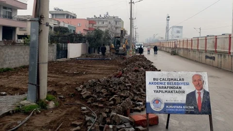 Akdeniz Fen İşleri Ekipleri, Bölgede Yenileme Çalışması Başlattı