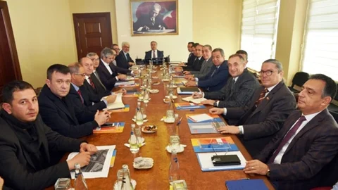 Liman Değerlendirme Toplantısı Vali Su Başkanlığında Gerçekleştirildi