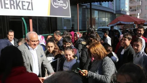 Başkan Tollu’dan Sınava Girecek Öğrencilere Sürpriz Ziyaret