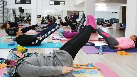 Toroslar'da Kadınlar Spor Alışkanlığı Kazandı