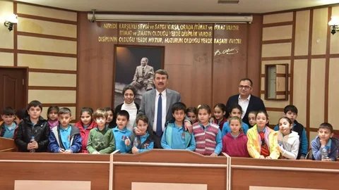 Başkan Kılınç Çocuklara "Belediye Başkanlığını" Anlattı