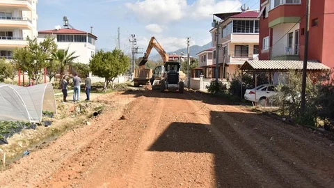 "Hedefimiz Asfaltsız Yolu Kalmayan Bir Anamur"