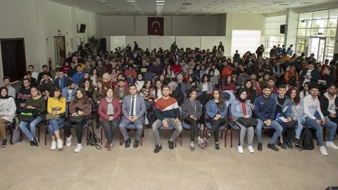 Gençler Sosyal Etkinliklerle Kaynaşıyor