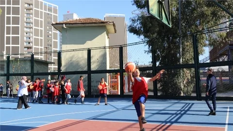 Akdeniz’de Tenis ve Basketbol Kurslarına Yoğun İlgi
