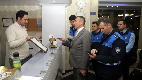 Akdeniz Zabıtası’ndan, Gece 24:00 Denetimi