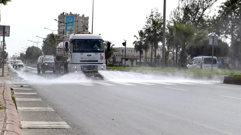 Kentte Zemin Temizliği Çalışması