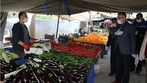 Akdeniz Zabıtası "3 Metre Kuralını" Denetledi