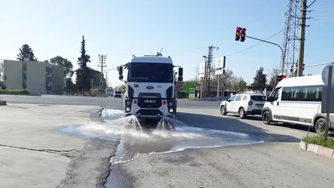 Mersin Büyükşehir’den Yenice’de de Dezenfekte ve İlaçlama Çalışması