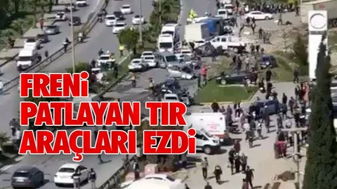 Feci Kaza; Freni Patlayan TIR Araçları Ezdi (Kaza Anı)