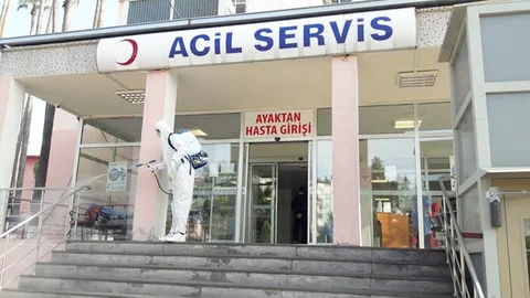 Tarsus’taki Sağlık Merkezleri Sürekli Olarak Dezenfekte Ediliyor