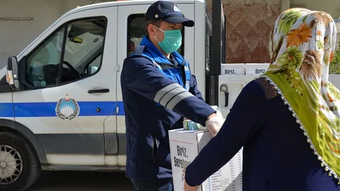 Koronavirüs Sürecinde Seyyar Satıcılar da Yalnız Bırakılmadı