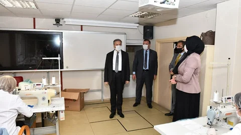 Vali Su Maske ve Dezenfektan Üretimi Yapan Atölyeleri Ziyaret Etti