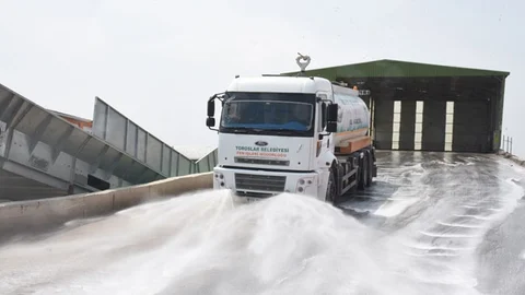 Toroslar Belediyesi, Katı Atık Aktarma İstasyonunu Dezenfekte Etti