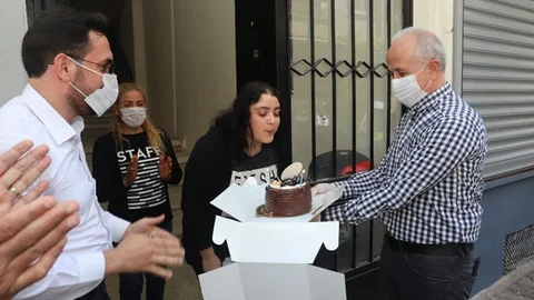Gültak’tan, Sokağa Çıkma Yasağında Sürpriz Doğum Günü Ziyaretleri