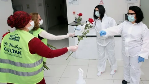 Sağlık Çalışanlarına Gül