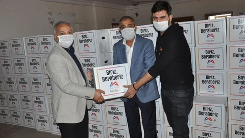 Mersin'de Taksici Esnafına Gıda Kolisi