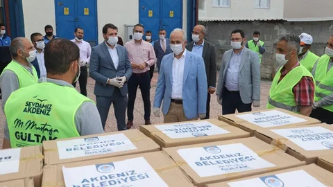 Akdeniz Belediyesinden Ramazan Kolisi Dağıtımı