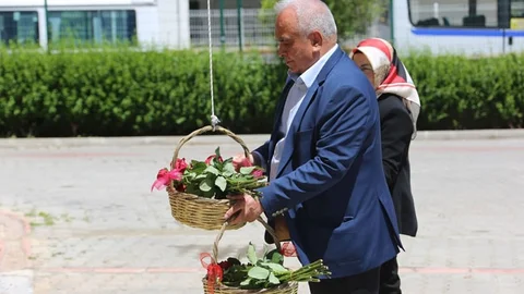 Başkan Tollu Anneler Gününü Kutladı