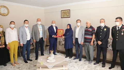 Başkan Gültak, Şehit Annelerini ve 100 Yaşını Geride Bırakan Anneleri Ziyaret Etti