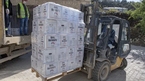 Tarsus’tan Anamur’a 16 Bin 122 Esnafa Gıda Kolisi!