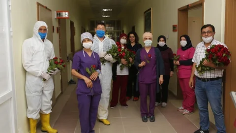 Başkan Tollu Hemşireleri Unutmadı