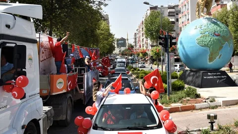 Tüm Cadde ve Sokaklarında 19 Mayıs Coşkusu Eksik Olmadı