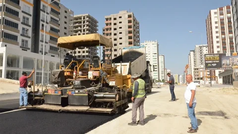 Ümit Yaşar Oğuzcan Bulvarı’nda Asfaltlama Çalışması