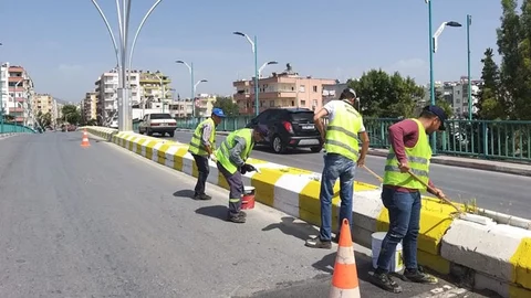 Büyükşehir'den Tarsus’ta Cadde ve Parklarda Kapsamlı Bakım